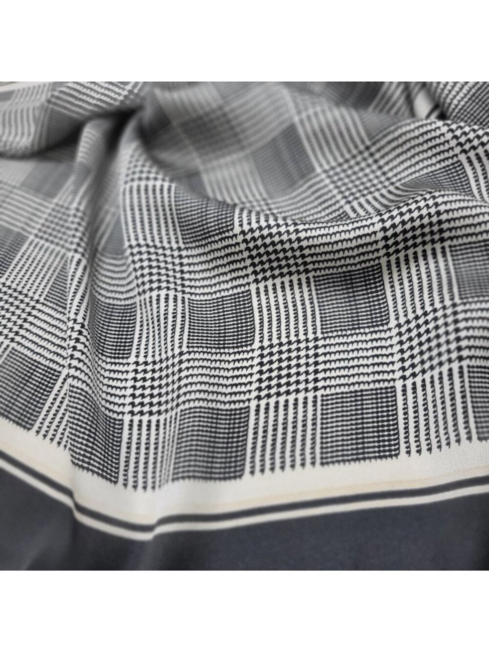 ✨Luxurious Chic Silky Square Scarf Black & White Houndstooth Plaid Print Bandana - Picture 5 of 8